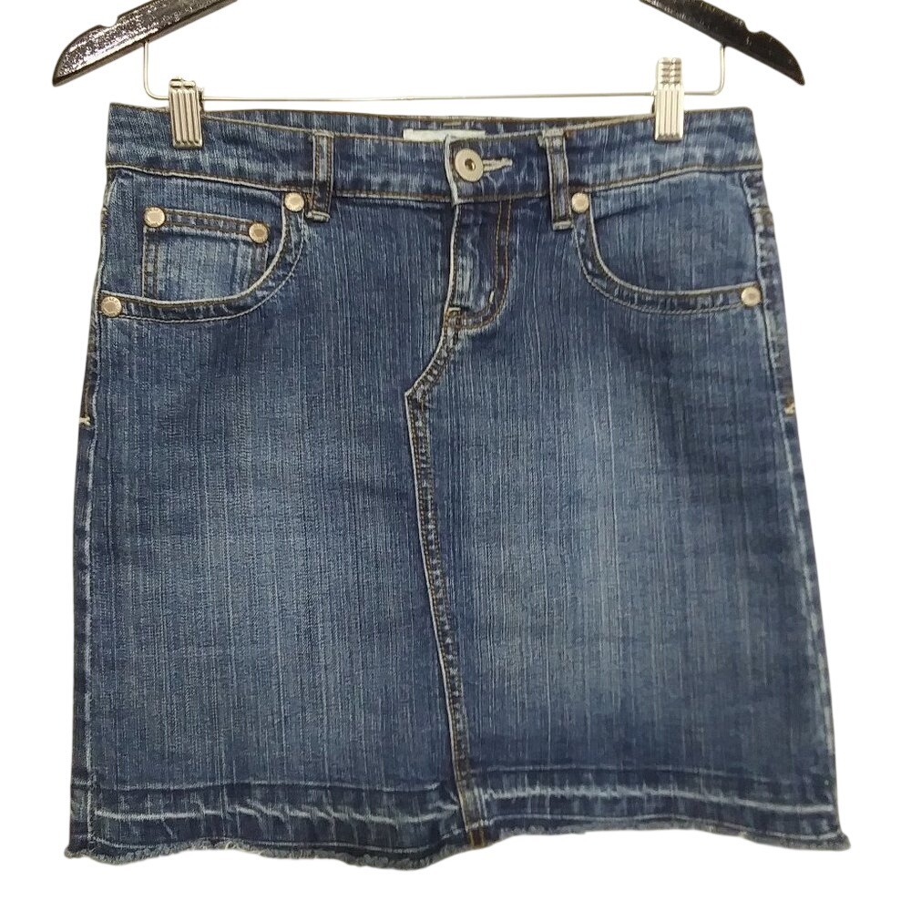 SO Wear It Declare It Womens Denim Mini Skirt Medium Wash Embroidered Size 3